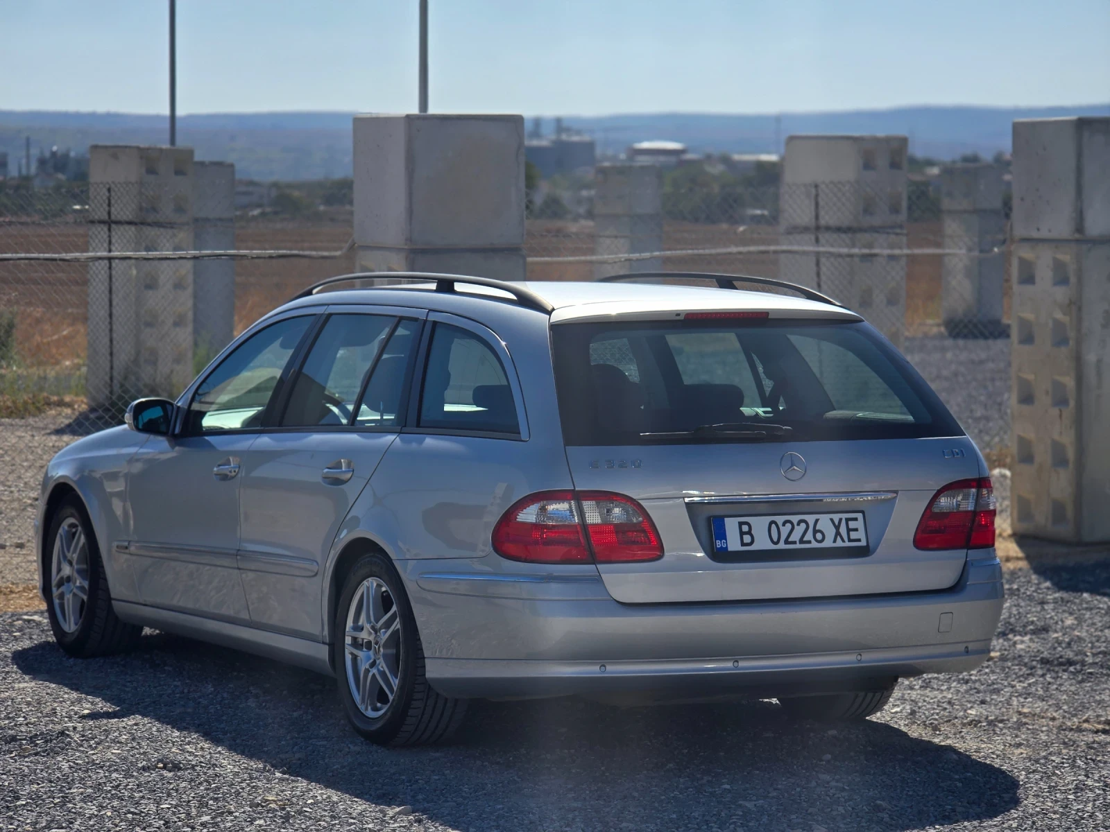 Mercedes-Benz E 320, снимка 6 - Автомобили и джипове - 54031792