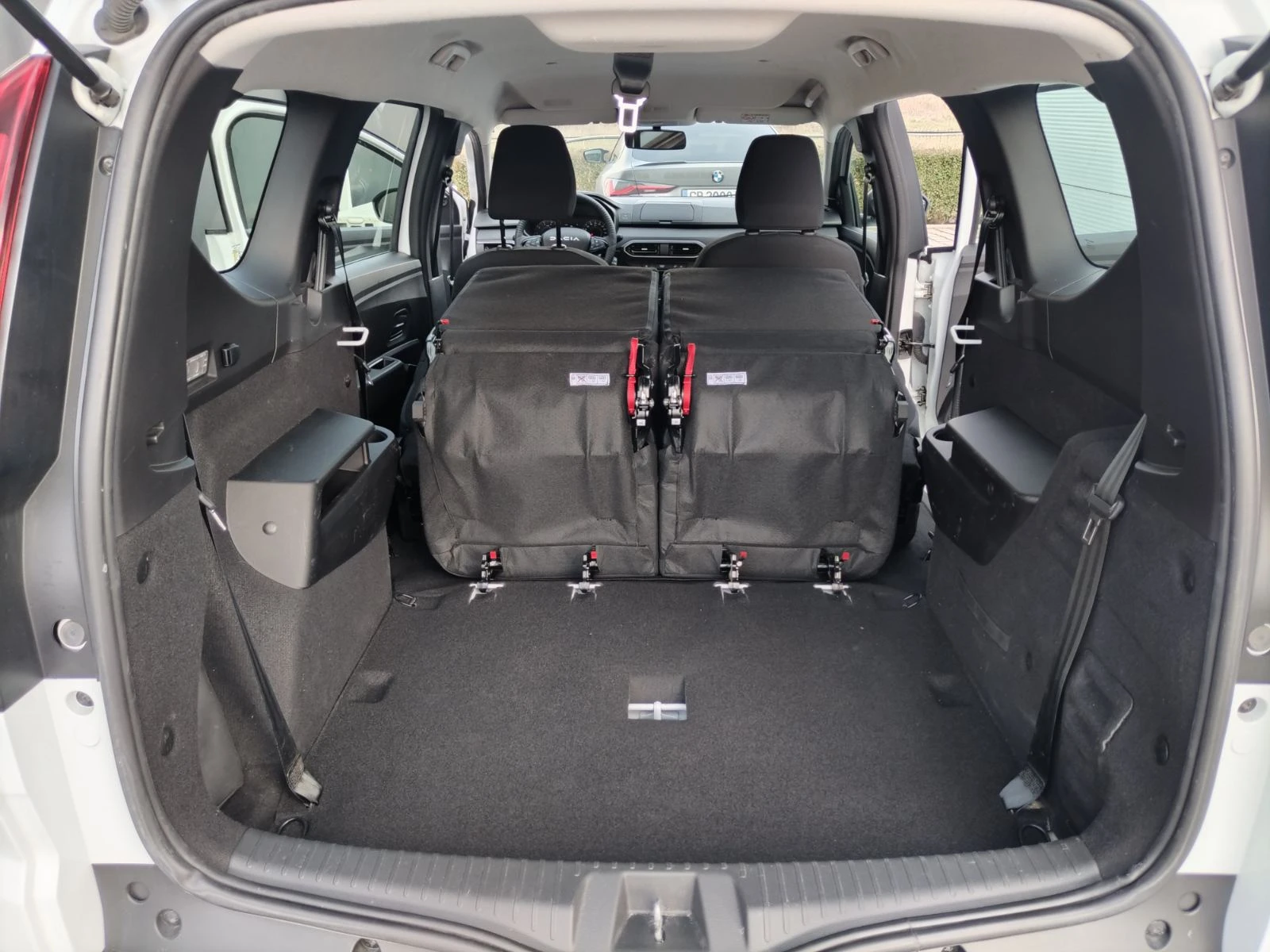 Dacia Jogger 1.0ECO-G 100 к.с., снимка 16 - Автомобили и джипове - 54206192