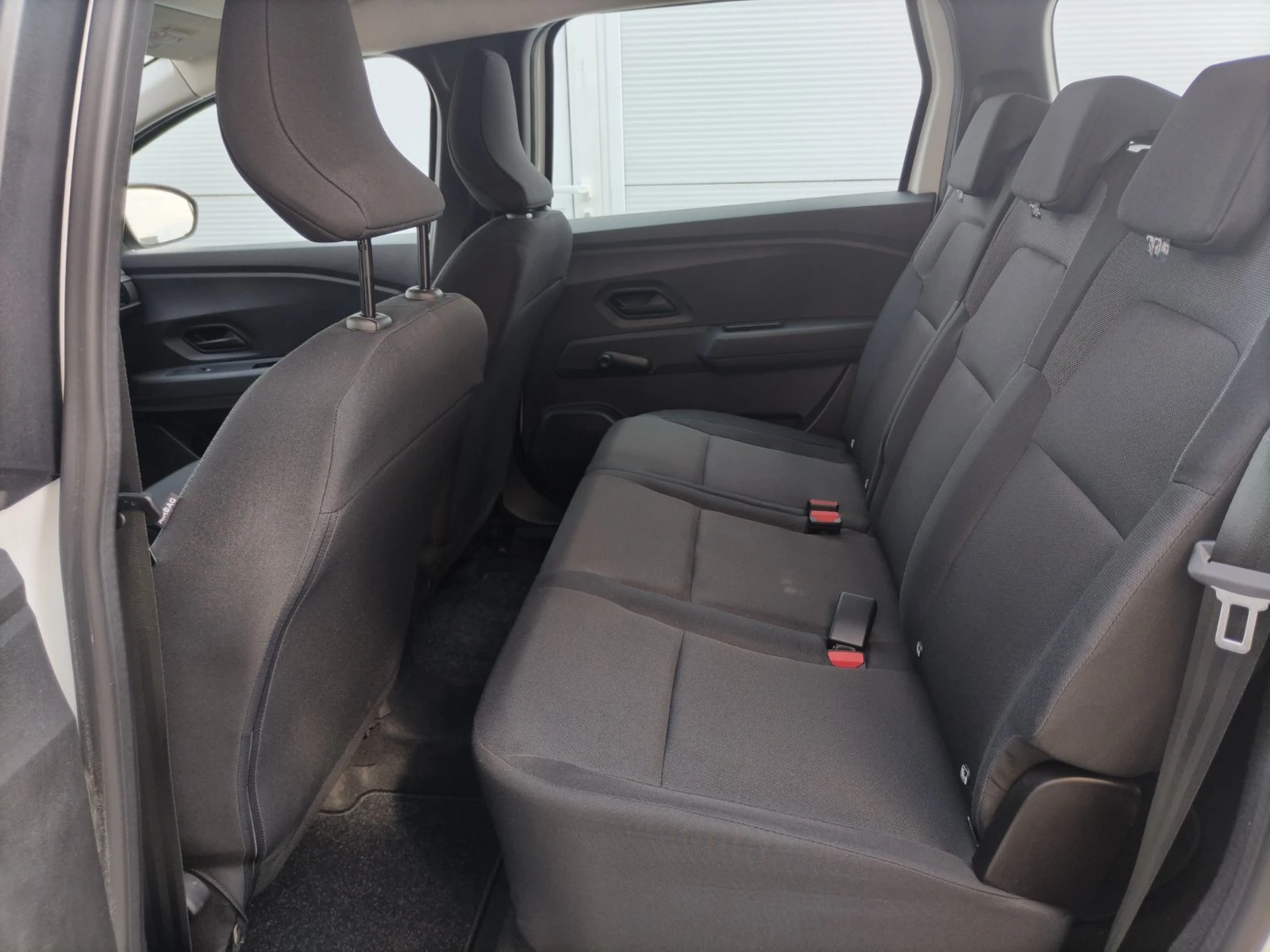 Dacia Jogger 1.0ECO-G 100 к.с., снимка 14 - Автомобили и джипове - 54206192