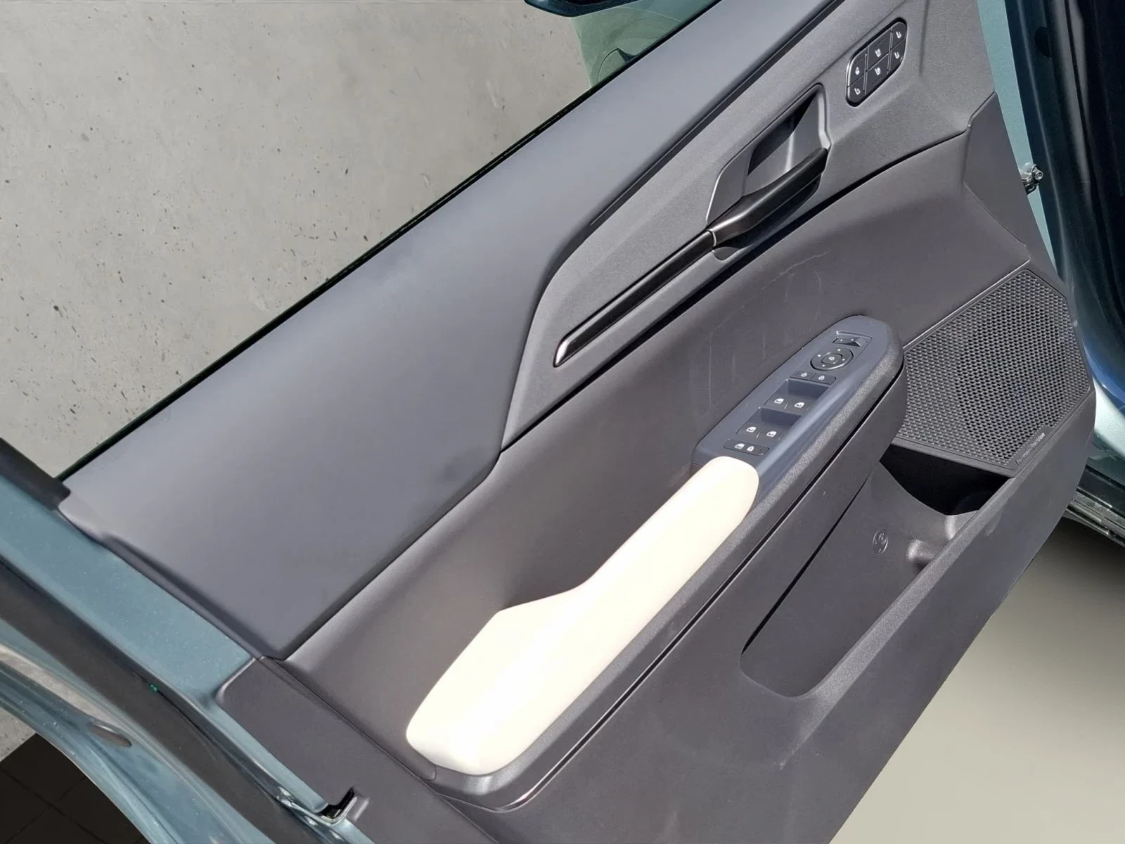 Kia EV5 GT-Line 81kWh Launch Edition PANO !WARRANTY! | Mobile.bg � ����������� 12