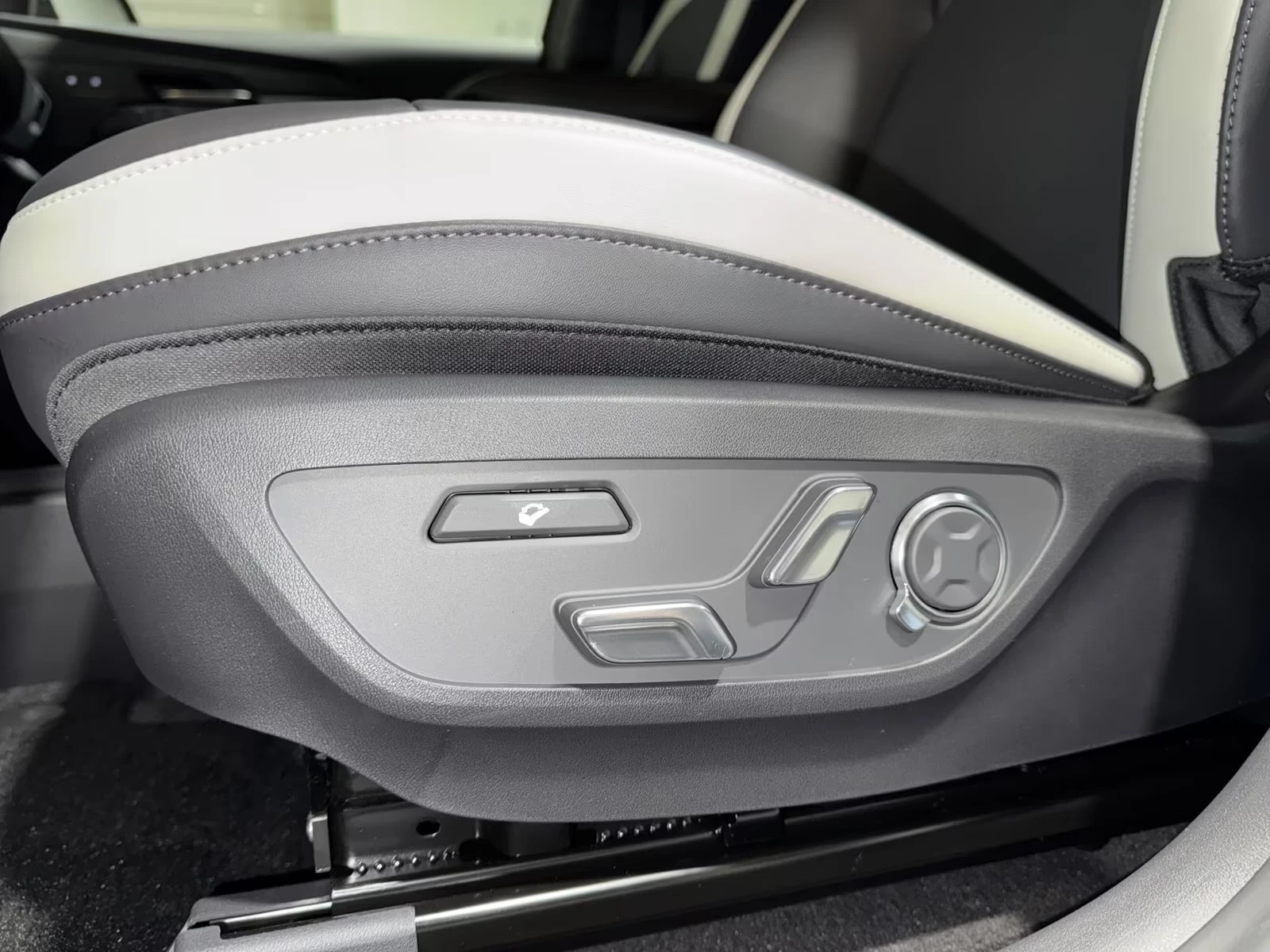 Kia EV5 GT-Line 81kWh Launch Edition PANO !WARRANTY! | Mobile.bg � ����������� 13