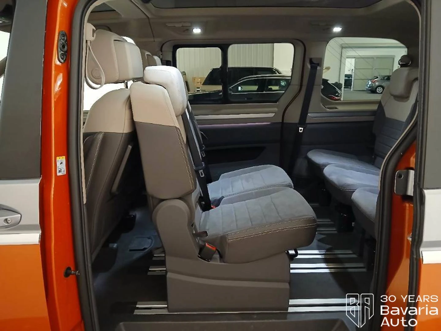VW Multivan Style DSG Easy Open Basic, снимка 9 - Автомобили и джипове - 55215024