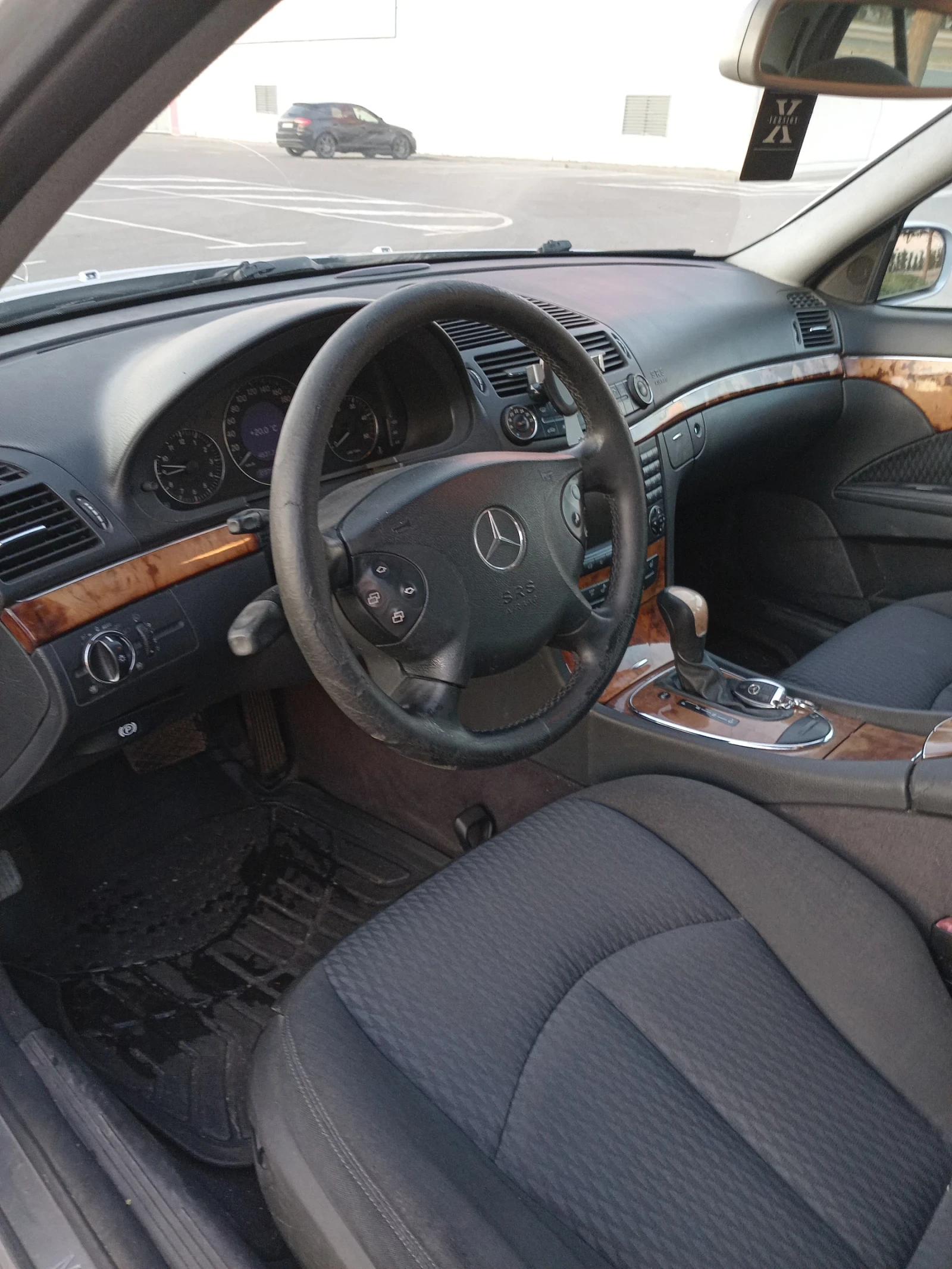 Mercedes-Benz E 270, снимка 2 - Автомобили и джипове - 55904974