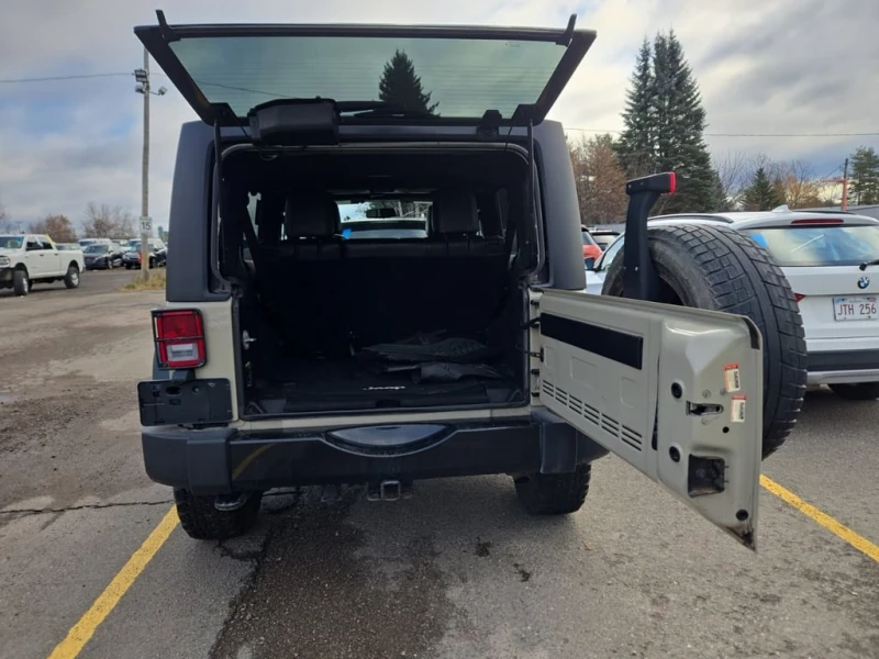 Jeep Wrangler * WILLYS WHEELER * CARFAX * БЕЗ ПЪРВОНАЧАЛНА ВНОСК, снимка 13 - Автомобили и джипове - 52723515