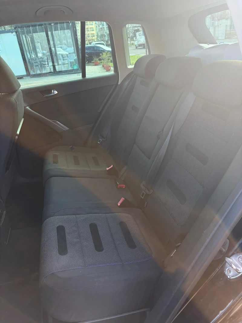 VW Tiguan 2.0TDI 4Motion, снимка 10 - Автомобили и джипове - 53107906