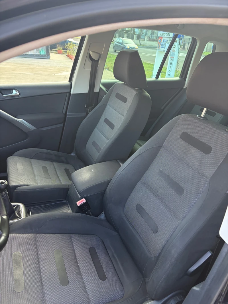 VW Tiguan 2.0TDI 4Motion, снимка 9 - Автомобили и джипове - 53107906
