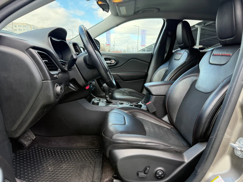 Jeep Cherokee TRAILHAWK, снимка 7 - Автомобили и джипове - 53469719