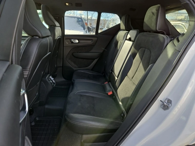 Volvo XC40 R-DESIGN * * CARFAX * * АВТО КРЕДИТ * * , снимка 10 - Автомобили и джипове - 53038656