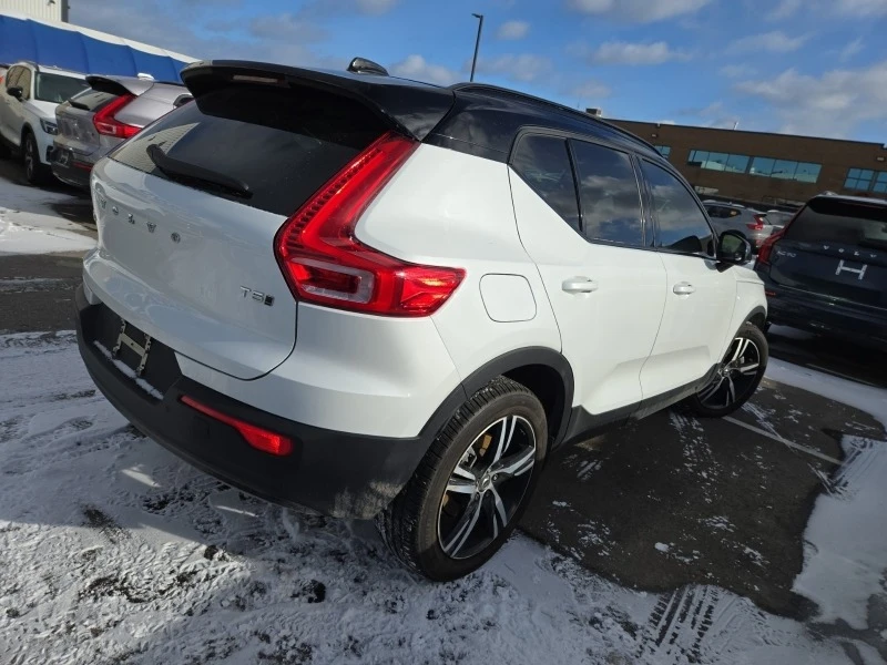 Volvo XC40 R-DESIGN * * CARFAX * * АВТО КРЕДИТ * * , снимка 3 - Автомобили и джипове - 53038656