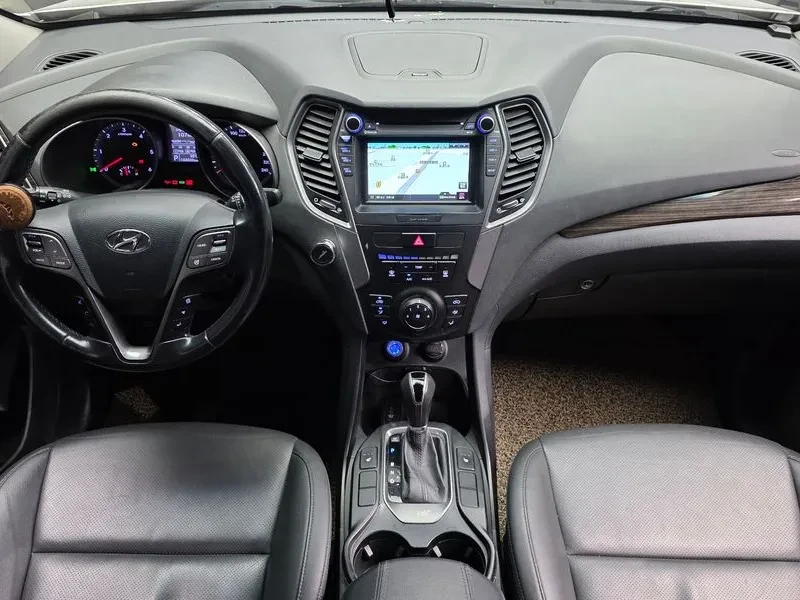 Hyundai Santa fe 2.2 4WD, снимка 14 - Автомобили и джипове - 56325621