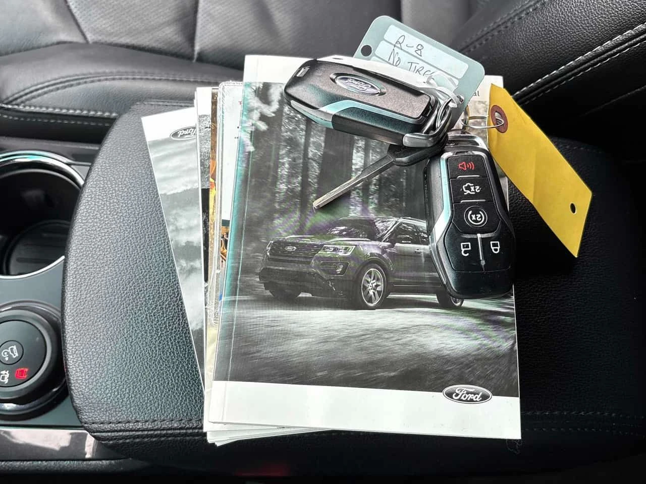 Ford Explorer LIMITED /CARFAX/Пано/Подгрев/Обдух/7 места/2 ключа, снимка 12 - Автомобили и джипове - 53967666