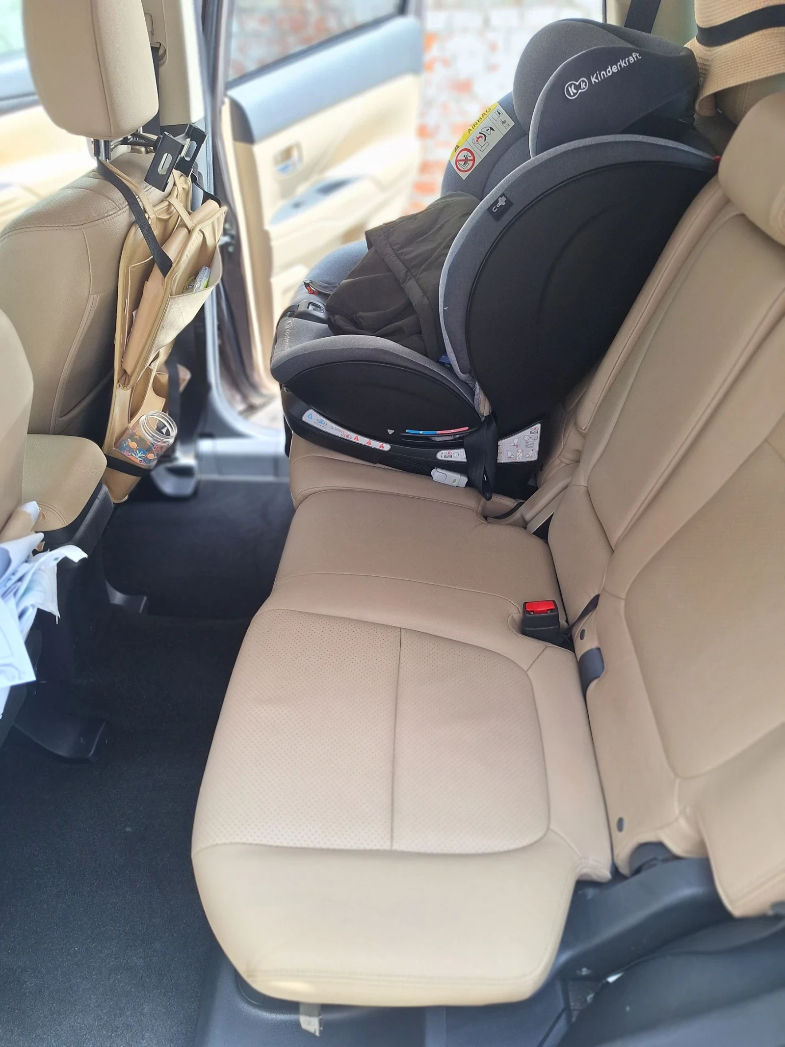 Mitsubishi Outlander SEL 2.4 / 4x4 S-Awc / 7 места , снимка 9 - Автомобили и джипове - 54727247