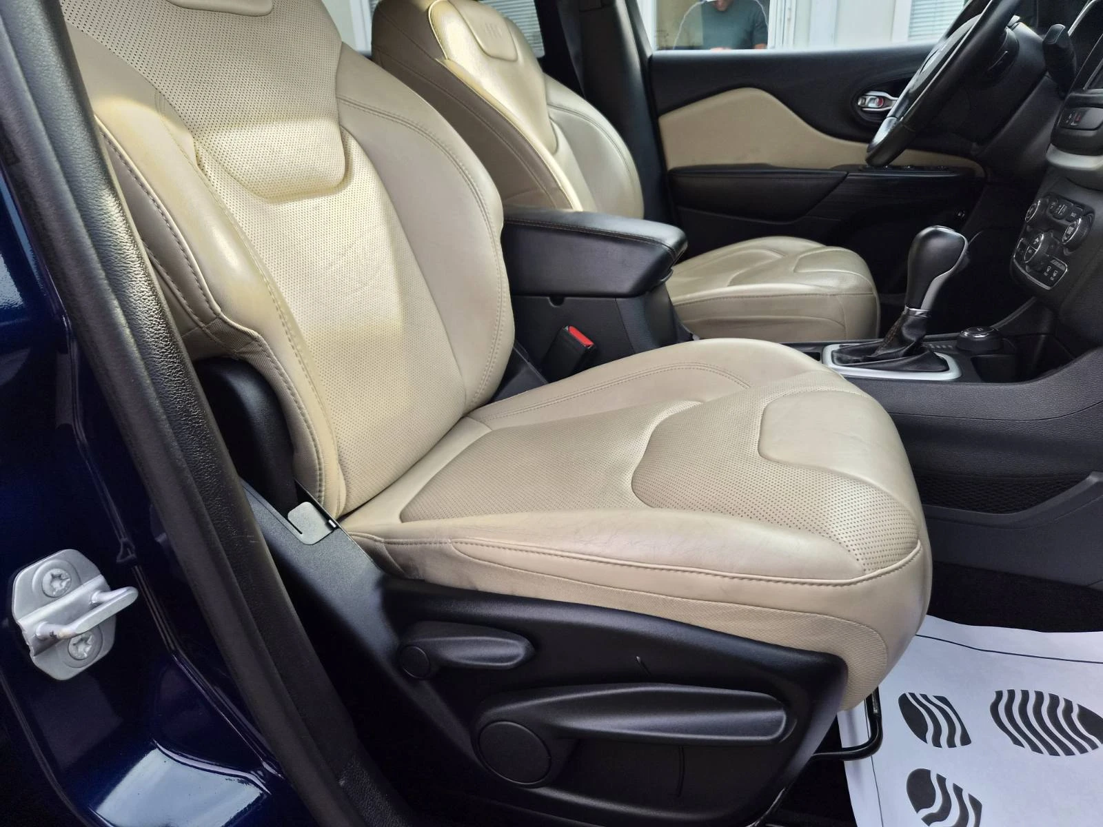 Jeep Cherokee 2.2D-200кс-LIMITED-4X4-163000км, снимка 13 - Автомобили и джипове - 54859924