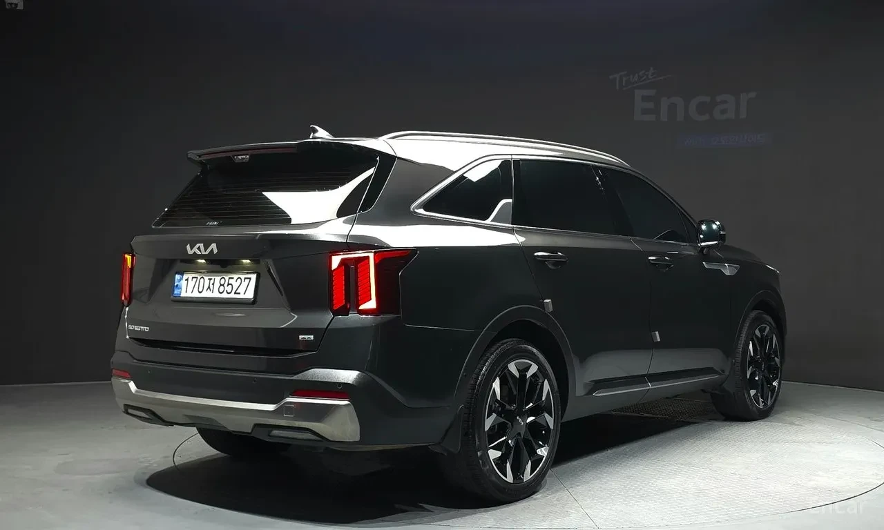 Kia Sorento NOBLESSE | 360 | HUD| MirrorCAM| STYLE PKG, снимка 4 - Автомобили и джипове - 55753848