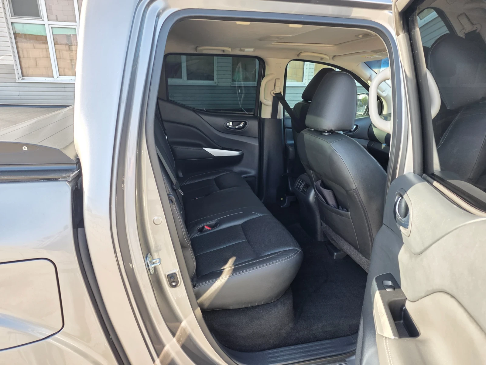 Nissan Navara 2.3 190 euro 6, снимка 8 - Автомобили и джипове - 56553238