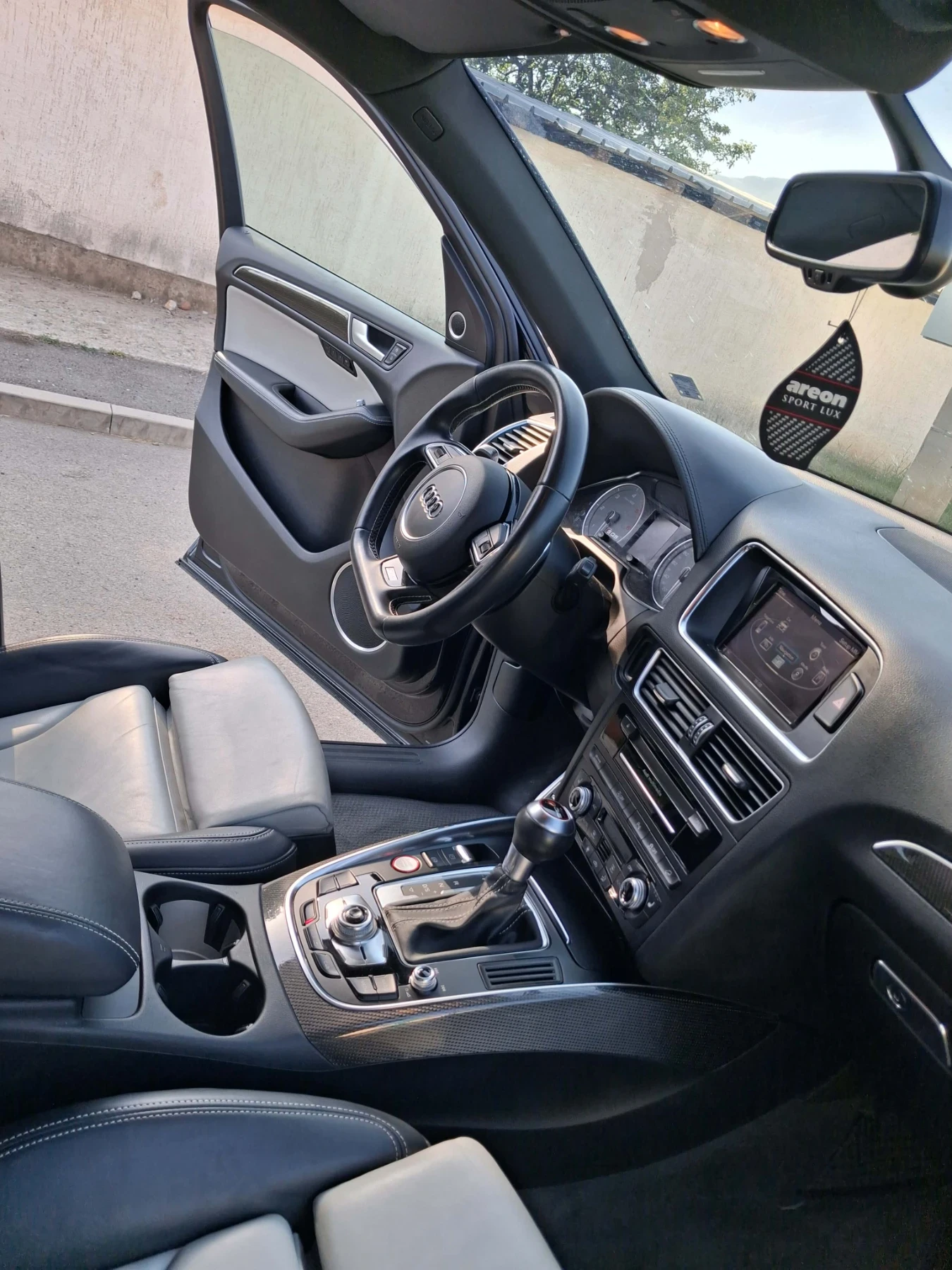 Audi SQ5, снимка 14 - Автомобили и джипове - 56555045