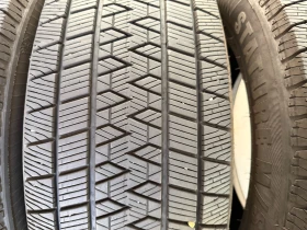 Гуми Зимни 225/65R17, снимка 6