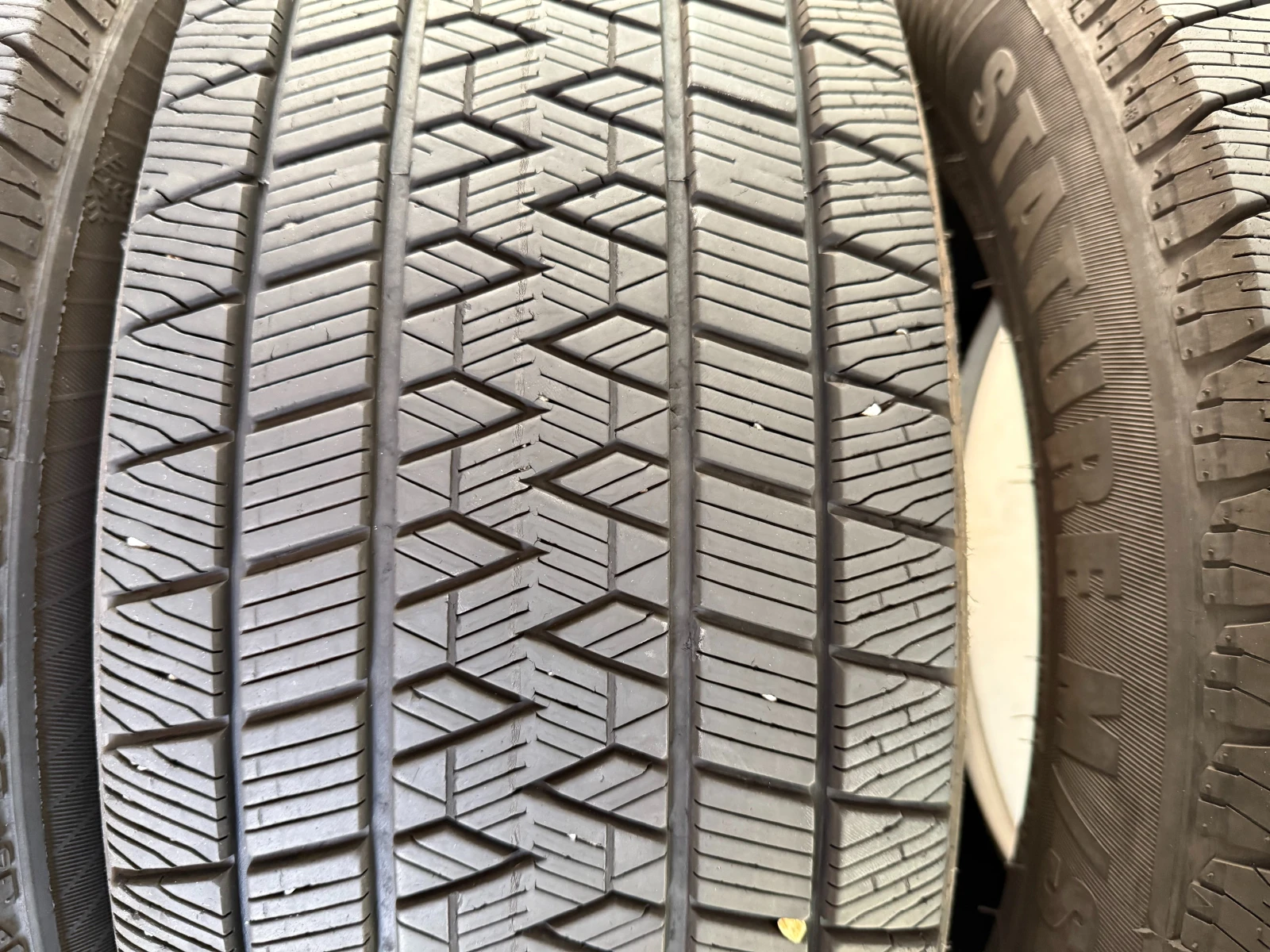 Гуми Зимни 225/65R17, снимка 6 - Гуми и джанти - 55641291