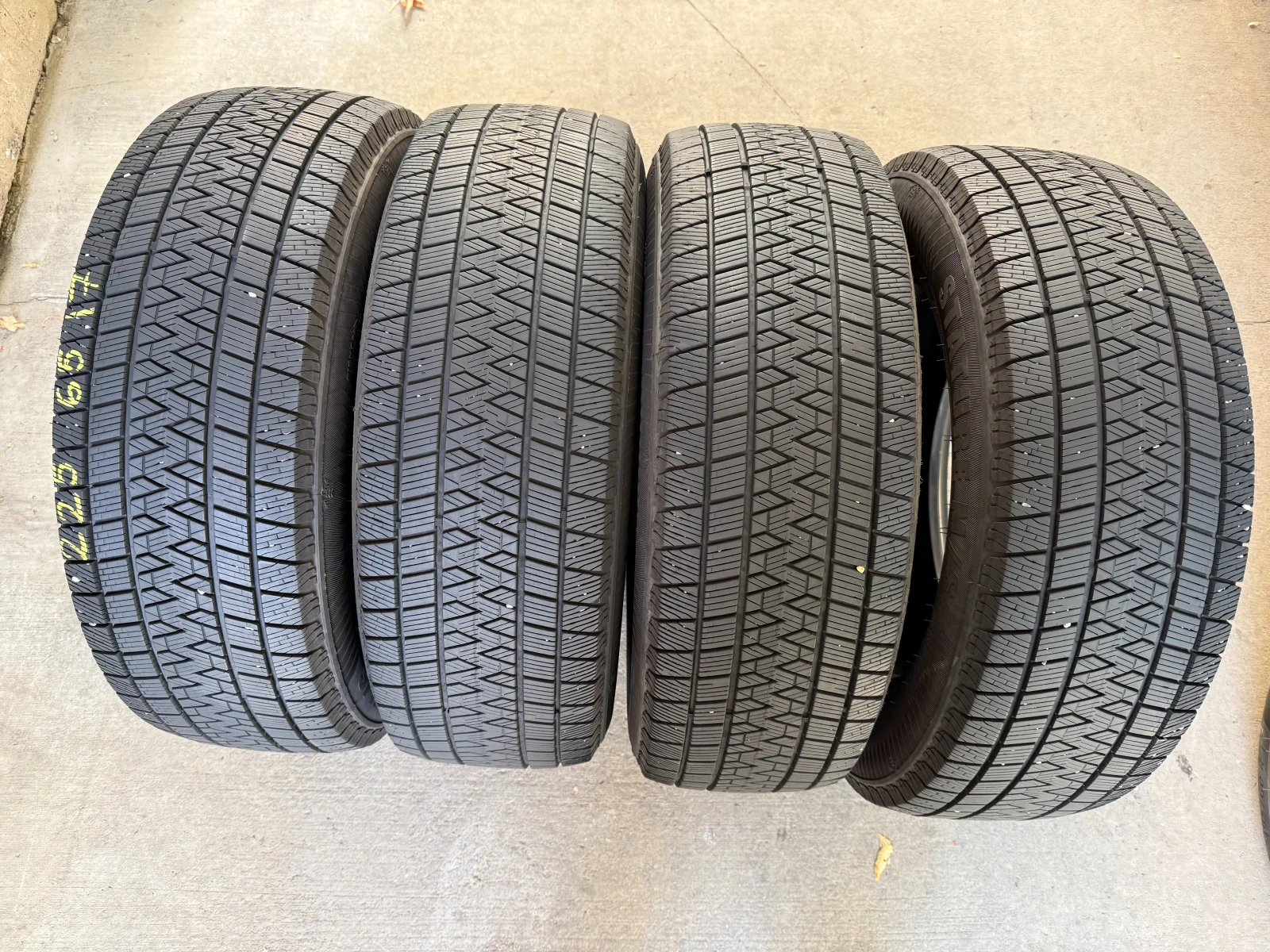 Гуми Зимни 225/65R17