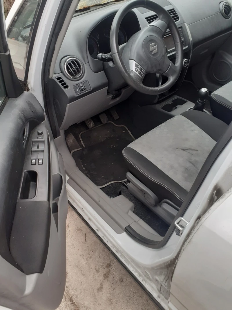 Suzuki SX4 1.6 бензин, снимка 7 - Автомобили и джипове - 37078826