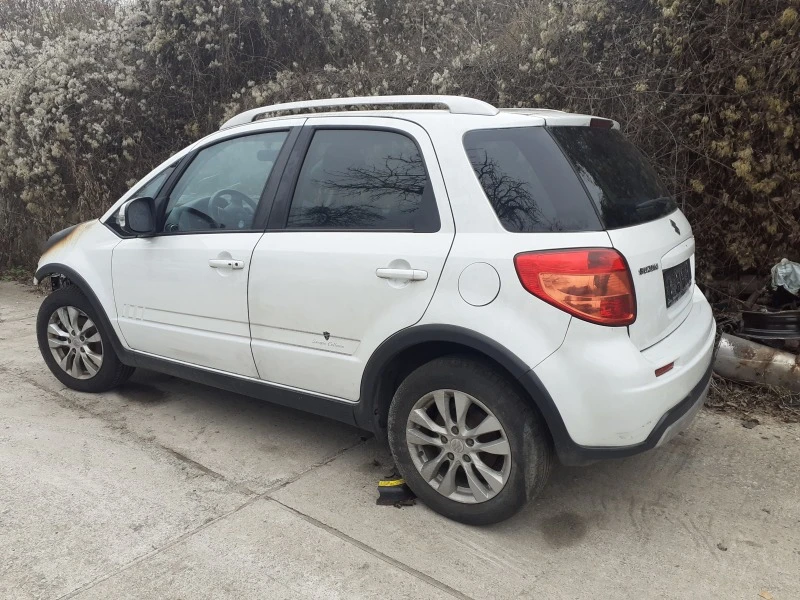 Suzuki SX4 1.6 бензин, снимка 5 - Автомобили и джипове - 37078826