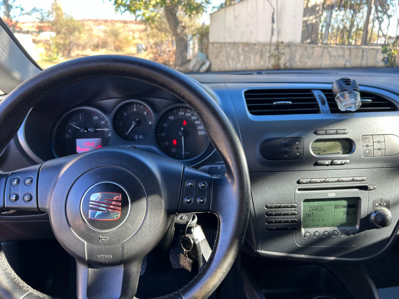 Seat Leon, снимка 11 - Автомобили и джипове - 41535438