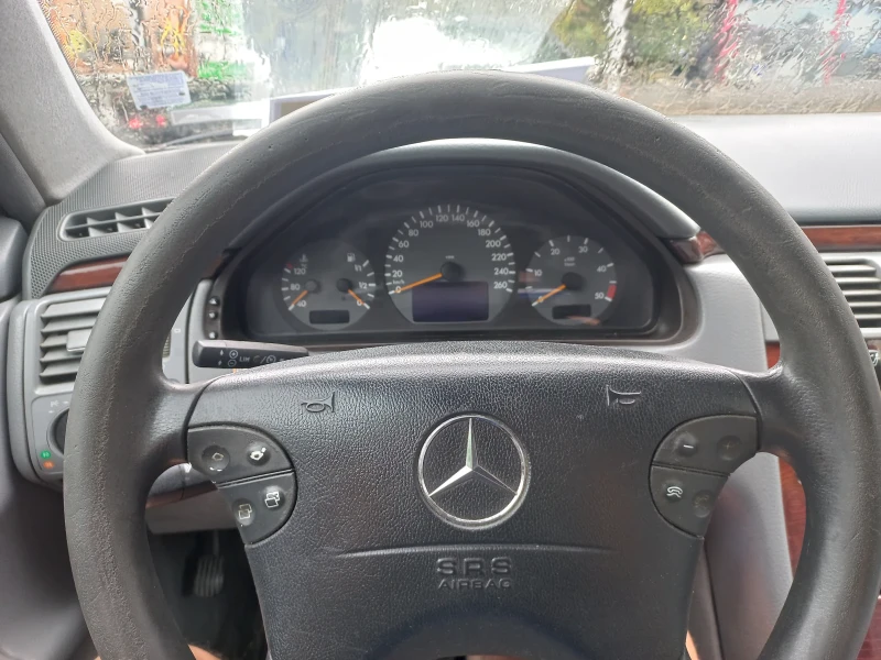 Mercedes-Benz E 220 cdi, снимка 7 - Автомобили и джипове - 47335054