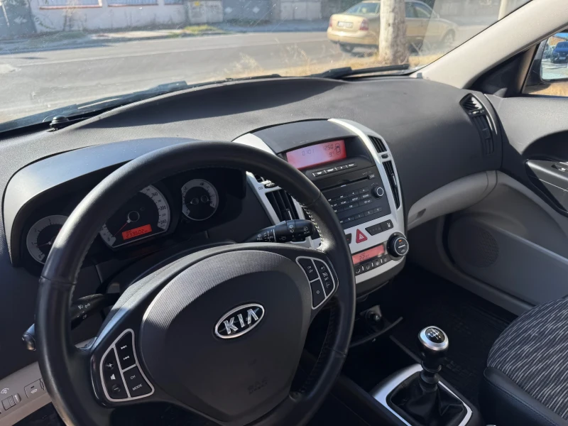 Kia Ceed 1.6 DIESEL AUSTRIA, снимка 9 - Автомобили и джипове - 47688279