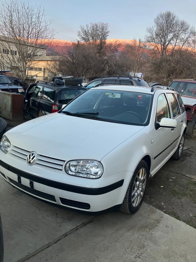 VW Golf, снимка 1 - Автомобили и джипове - 48393784