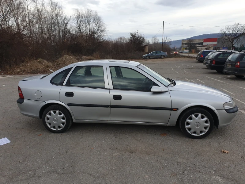 Opel Vectra, снимка 3 - Автомобили и джипове - 48417522