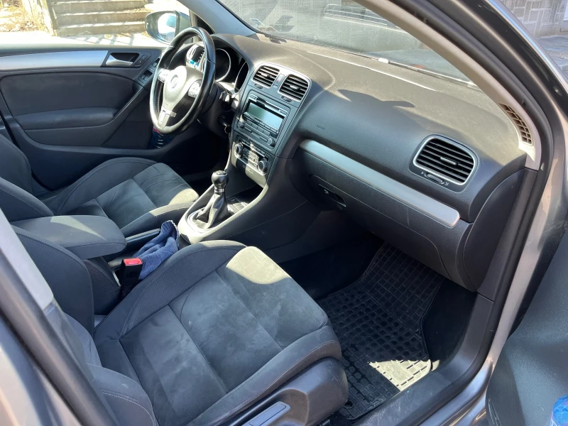 VW Golf 2.0 TDI, снимка 9 - Автомобили и джипове - 49358739