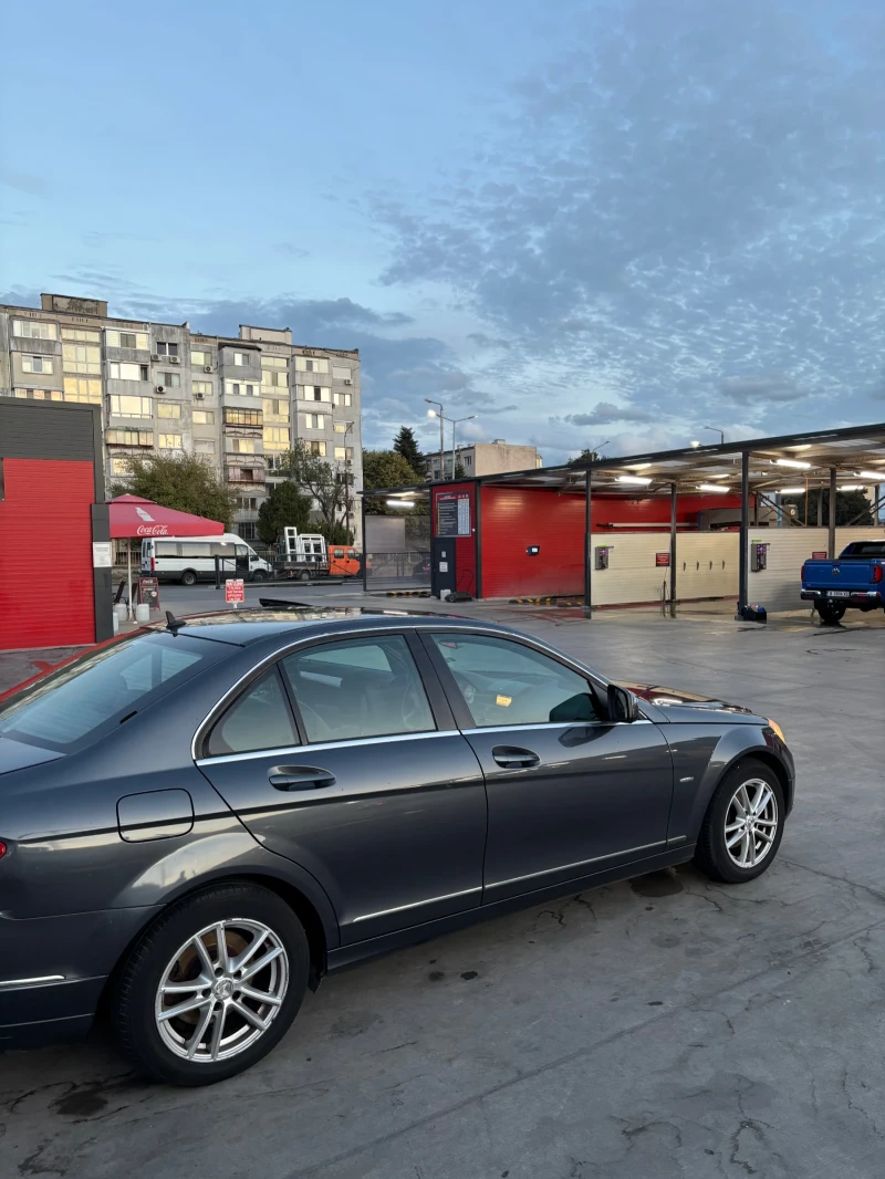 Mercedes-Benz C 200 Kompressor, снимка 13 - Автомобили и джипове - 52125184