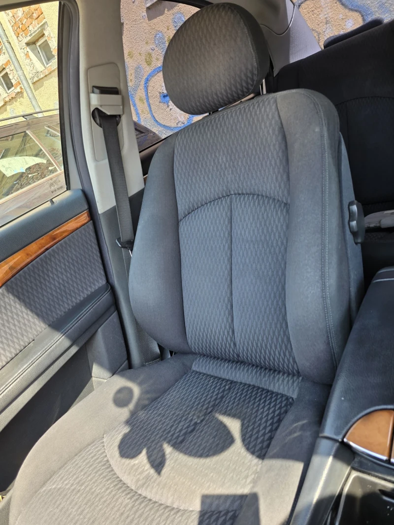 Mercedes-Benz E 220, снимка 5 - Автомобили и джипове - 51359132