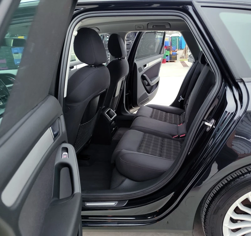 Audi A4 2.0TDI-LED-BI-XENON-NAVI-ПОДГЯВАНЕ-EU-5, снимка 11 - Автомобили и джипове - 52817425