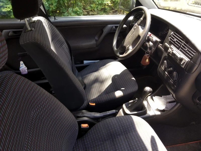 VW Vento 1.9, снимка 4 - Автомобили и джипове - 52859377
