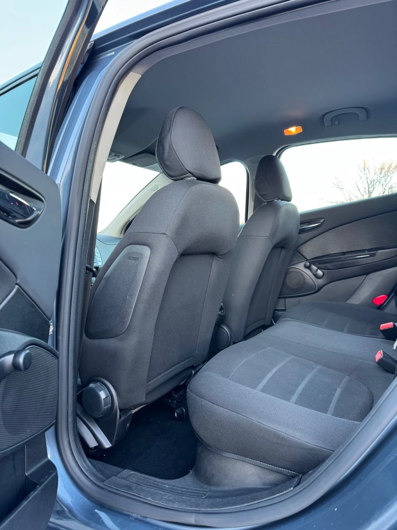 Fiat Bravo 1.6MJet, снимка 11 - Автомобили и джипове - 52938628