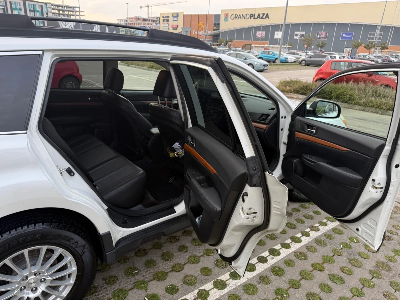 Subaru Outback 2.5i LIMITED EDITION, снимка 11 - Автомобили и джипове - 53296448