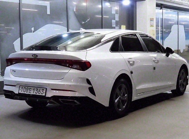 Kia K5 100%реални километри, Гаранция, Осигурена поддръжк - изображение 4