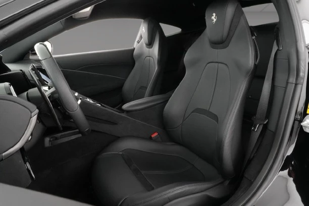 Ferrari Roma = Brembo Carbon Ceramic Brakes =  | Mobile.bg   6