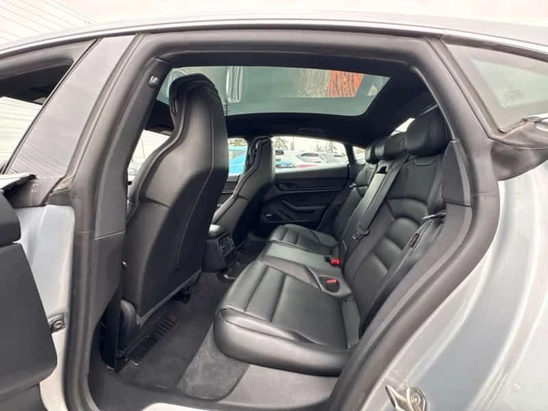 Porsche Taycan 4S  CARFAX, снимка 9 - Автомобили и джипове - 54466758