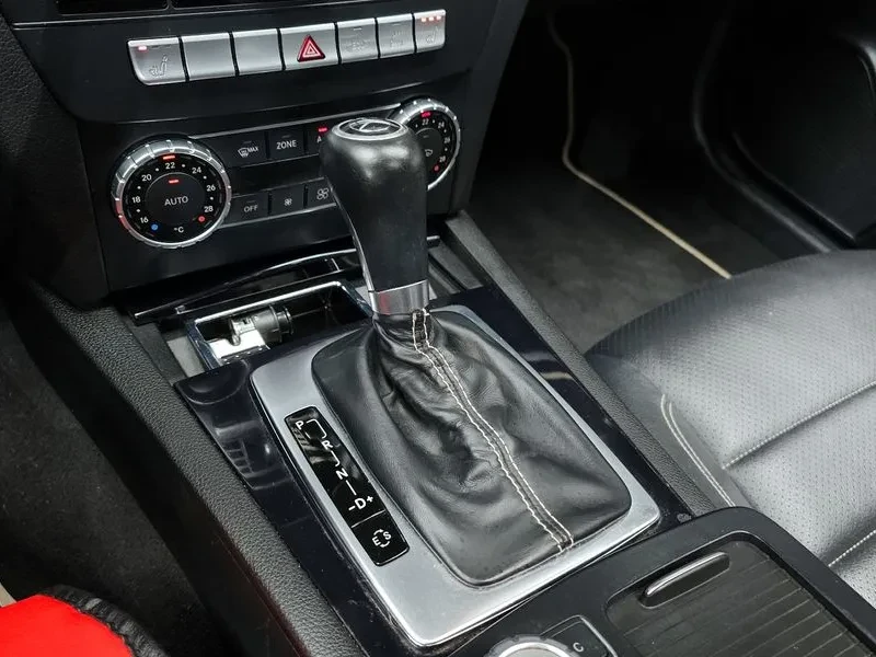 Mercedes-Benz C 220 CDI COUPE, снимка 17 - Автомобили и джипове - 54863478