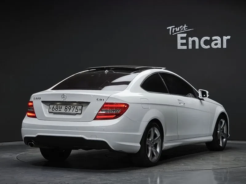 Mercedes-Benz C 220 CDI COUPE, снимка 4 - Автомобили и джипове - 54863478