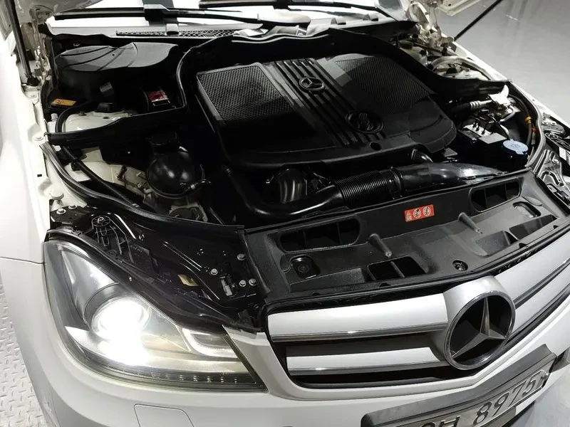 Mercedes-Benz C 220 CDI COUPE, снимка 12 - Автомобили и джипове - 54863478