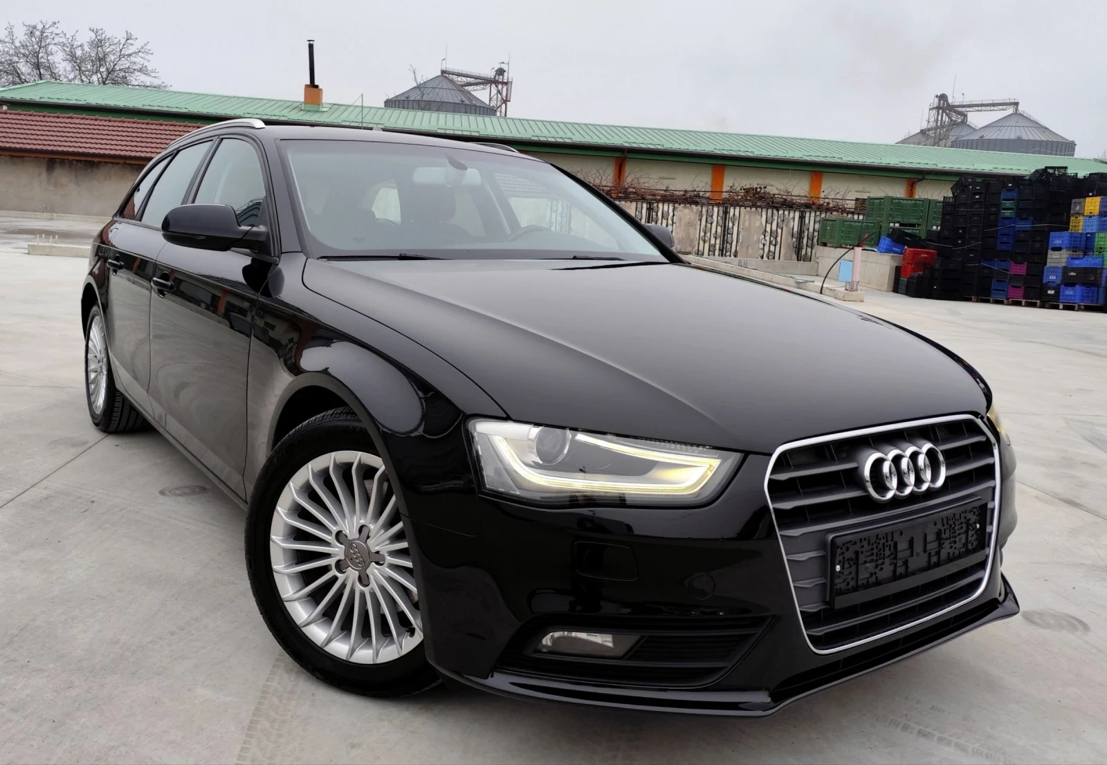 Audi A4 2.0TDI-LED-BI-XENON-NAVI-ПОДГЯВАНЕ-EU-5, снимка 1