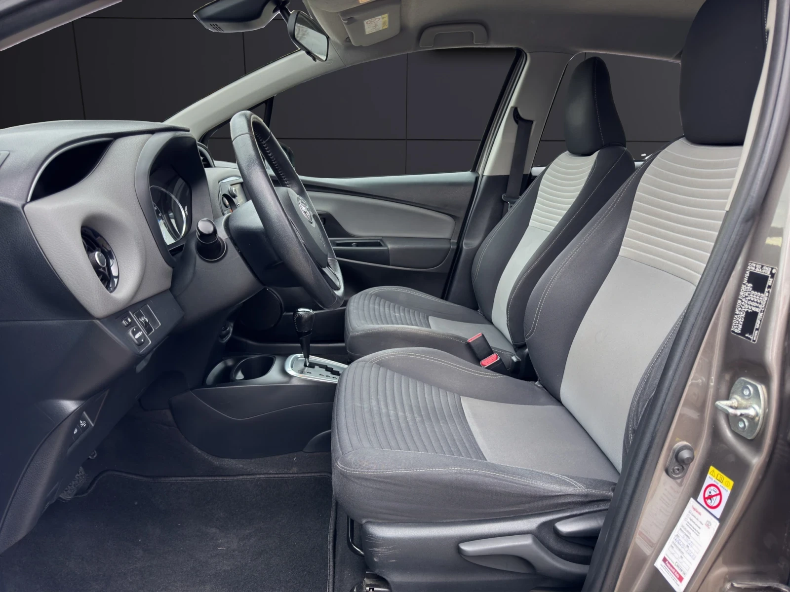 Toyota Yaris 1, 5HYBRID* NAVI* CAMERA* DISTR - изображение 7