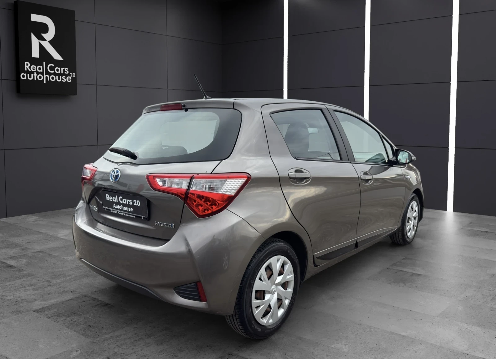Toyota Yaris 1, 5HYBRID* NAVI* CAMERA* DISTR - изображение 6