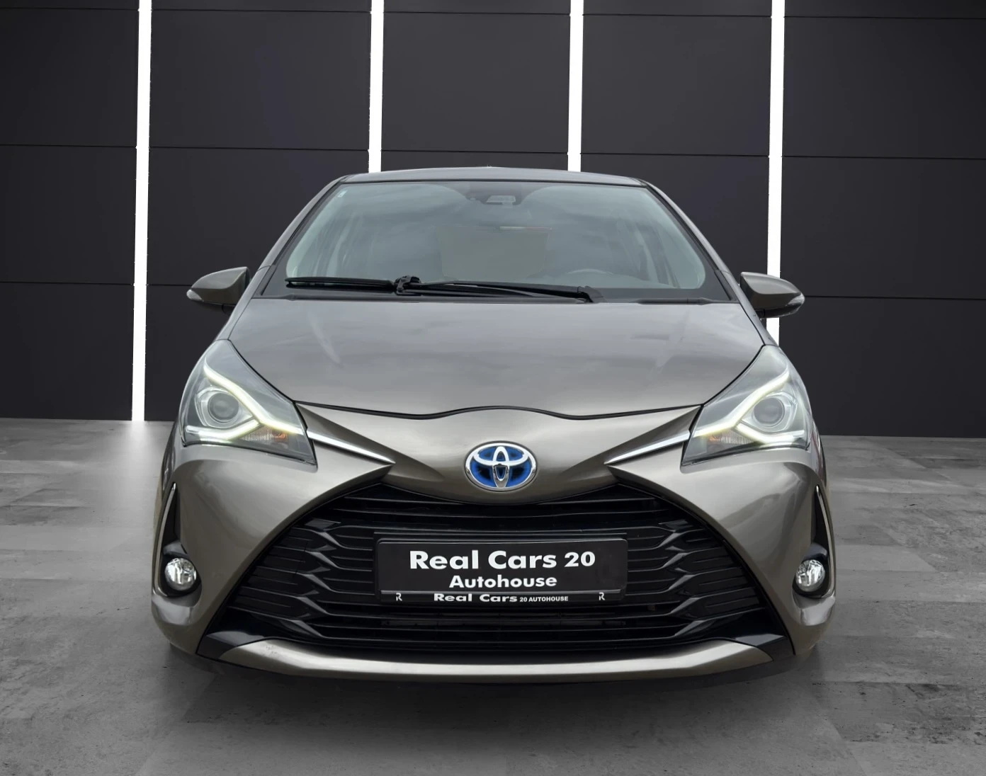 Toyota Yaris 1, 5HYBRID* NAVI* CAMERA* DISTR - изображение 2