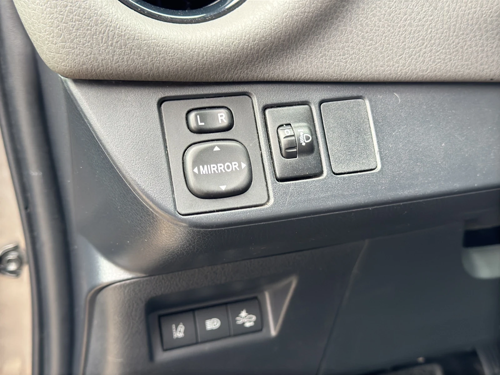 Toyota Yaris 1, 5HYBRID* NAVI* CAMERA* DISTR - изображение 8
