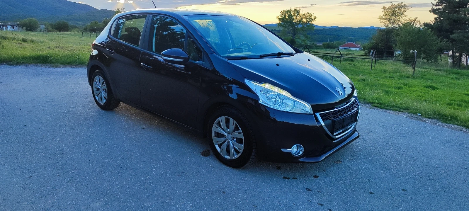 Peugeot 208 1.6HDI - изображение 2