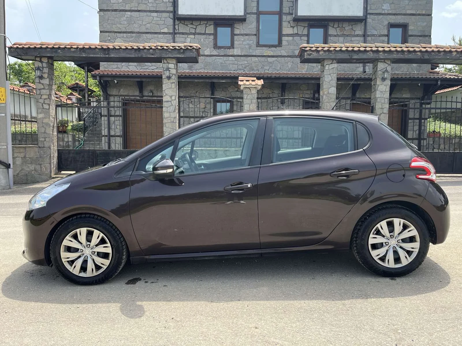 Peugeot 208 1.6HDI - изображение 9